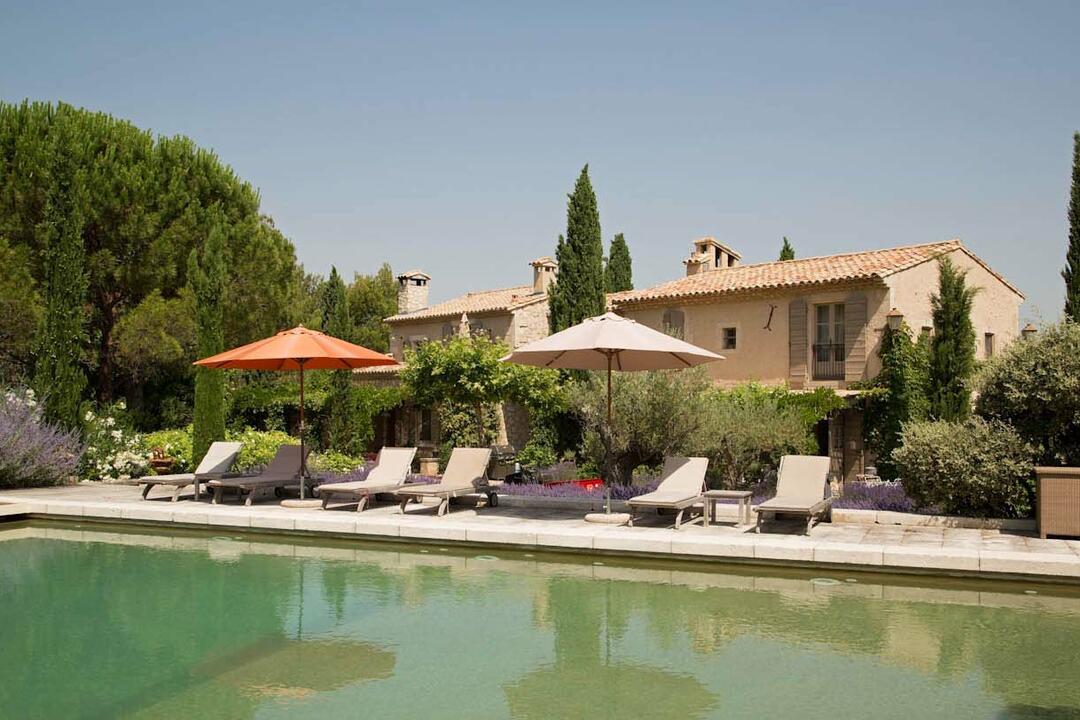 Magnificent House with Air Conditioning in Eygalières 4 - Le Mas des Lavandes: Villa: Pool