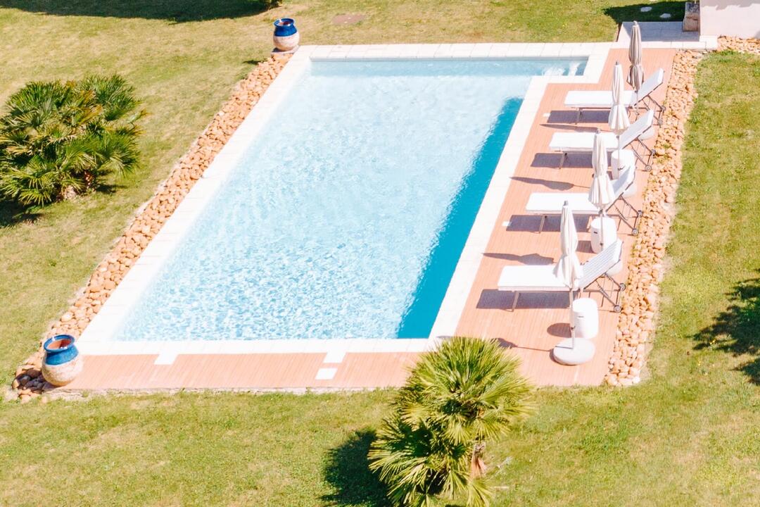 Eigentijdse vakantiewoning met gastenverblijf in Eygalières 16 - Maison d\'Architecte: Villa: Pool