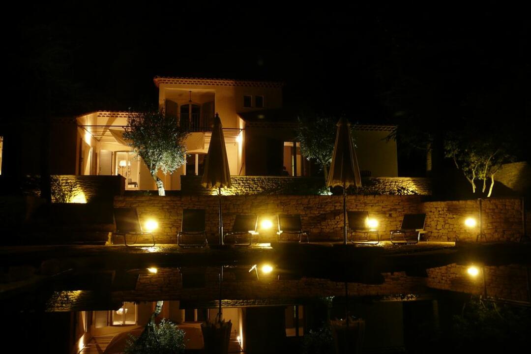 Ferienhaus mit privatem Pool in der Nähe von Gordes 6 - Le Mas des Cigales: Villa: Exterior
