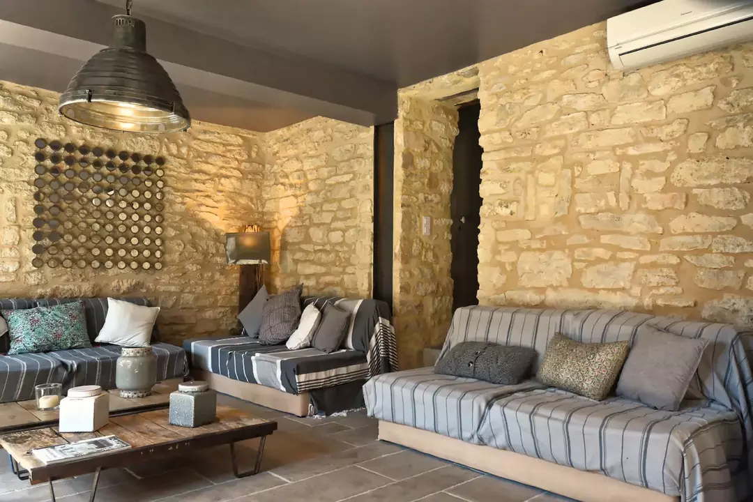Grande maison de vacances avec vue imprenable sur le Luberon 4 - Maison Gordes: Villa: Interior
