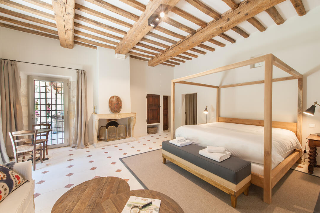 Stunning Holiday Rental with Tennis Court in Goult 7 - Le Mas de Goult (24): Villa: Bedroom
