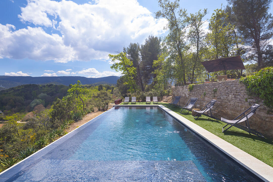 Air-Conditioned Villa with Outstanding Views in Ménerbes 7 - Maison Ménerbes: Villa: Exterior