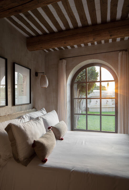 37 - La Bastide de Maussane: Villa: Bedroom
