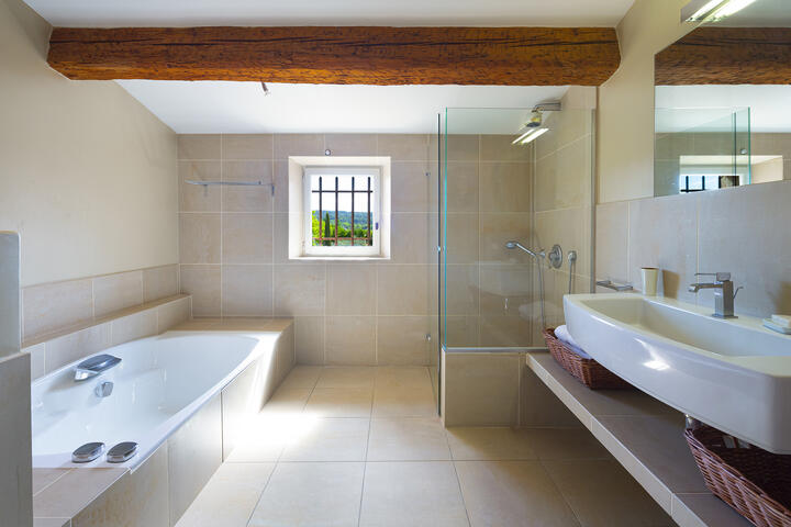 35 - Villa des Glycines: Villa: Bathroom