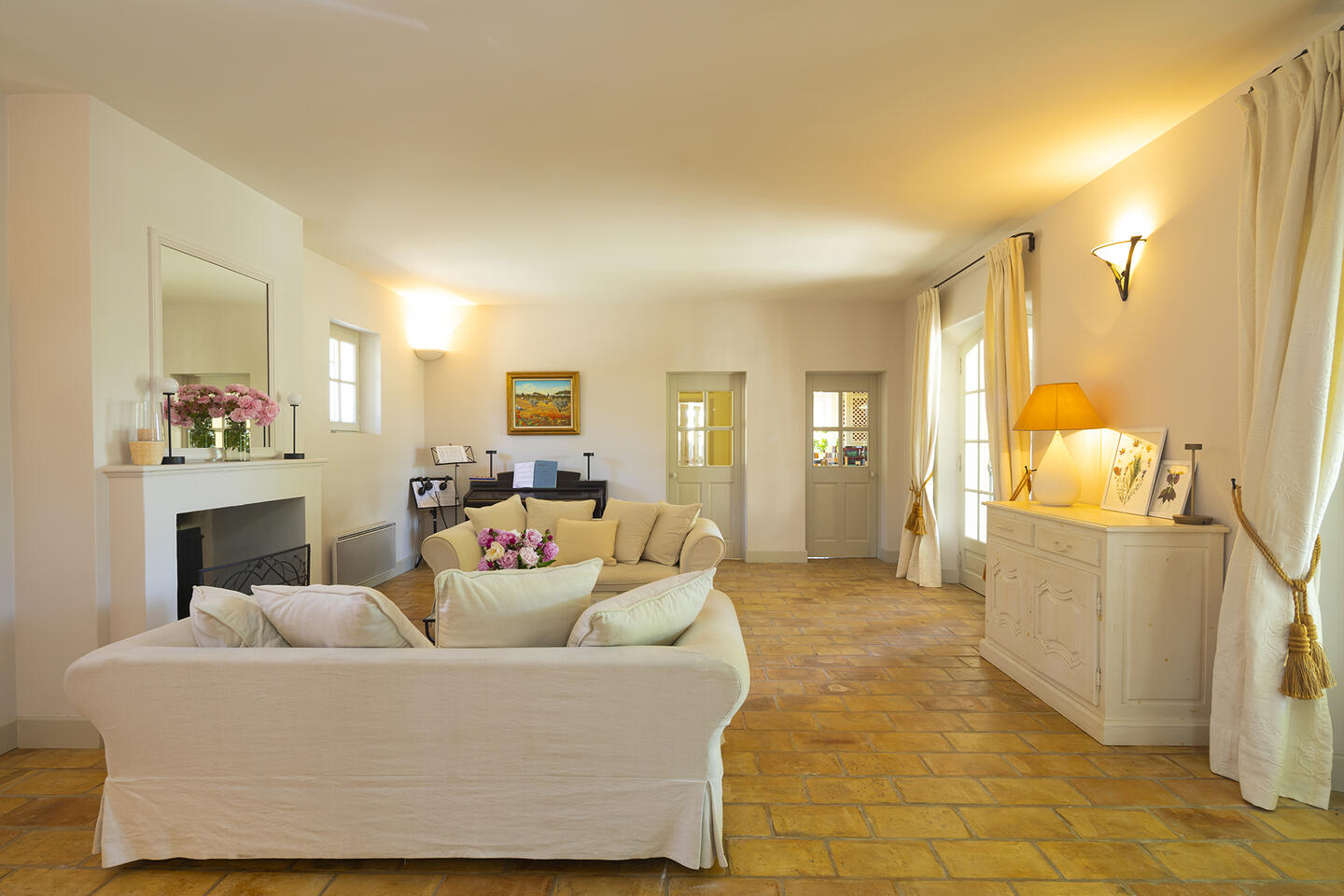 3 - Le Mas de Provence: Villa: Interior