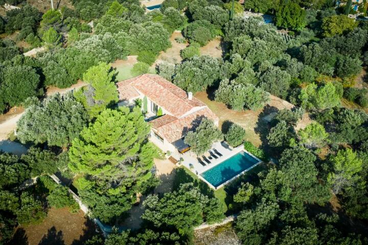 Zeitgenössische Villa mit beheiztem Pool im Luberon