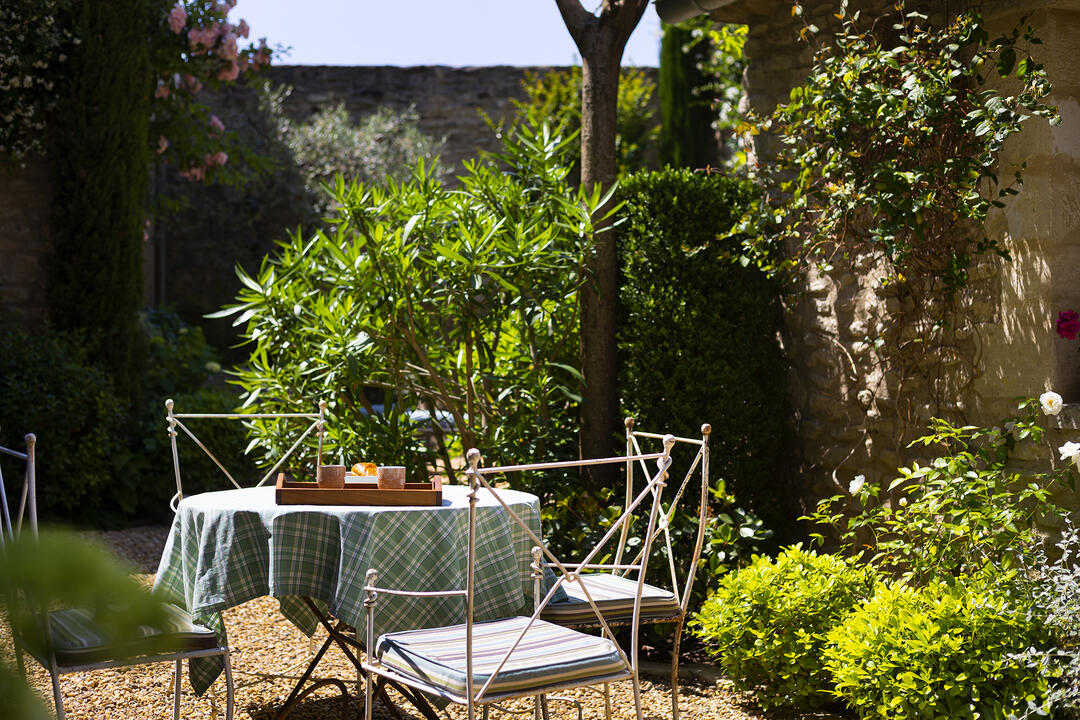 Wunderschönes renoviertes Ferienhaus mit Klimaanlage 5 - La Maison du Jardin Secret: Villa: Exterior