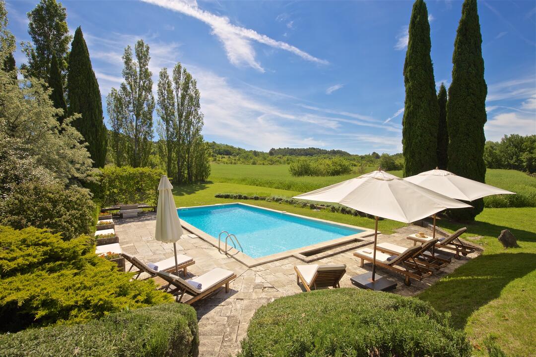Prachtig pand met verwarmd zwembad in de Luberon 7 - La Ferme du Grand Tilleul: Villa: Pool