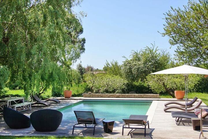Authentic Provencal property with a heated pool