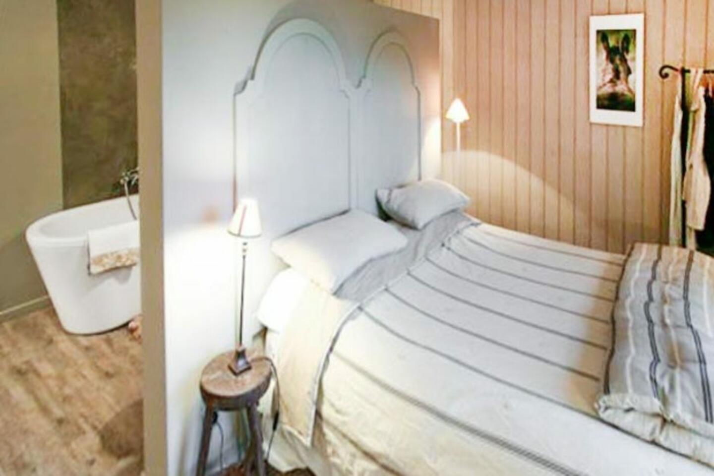 20 - La Maison du Chemin: Villa: Bedroom