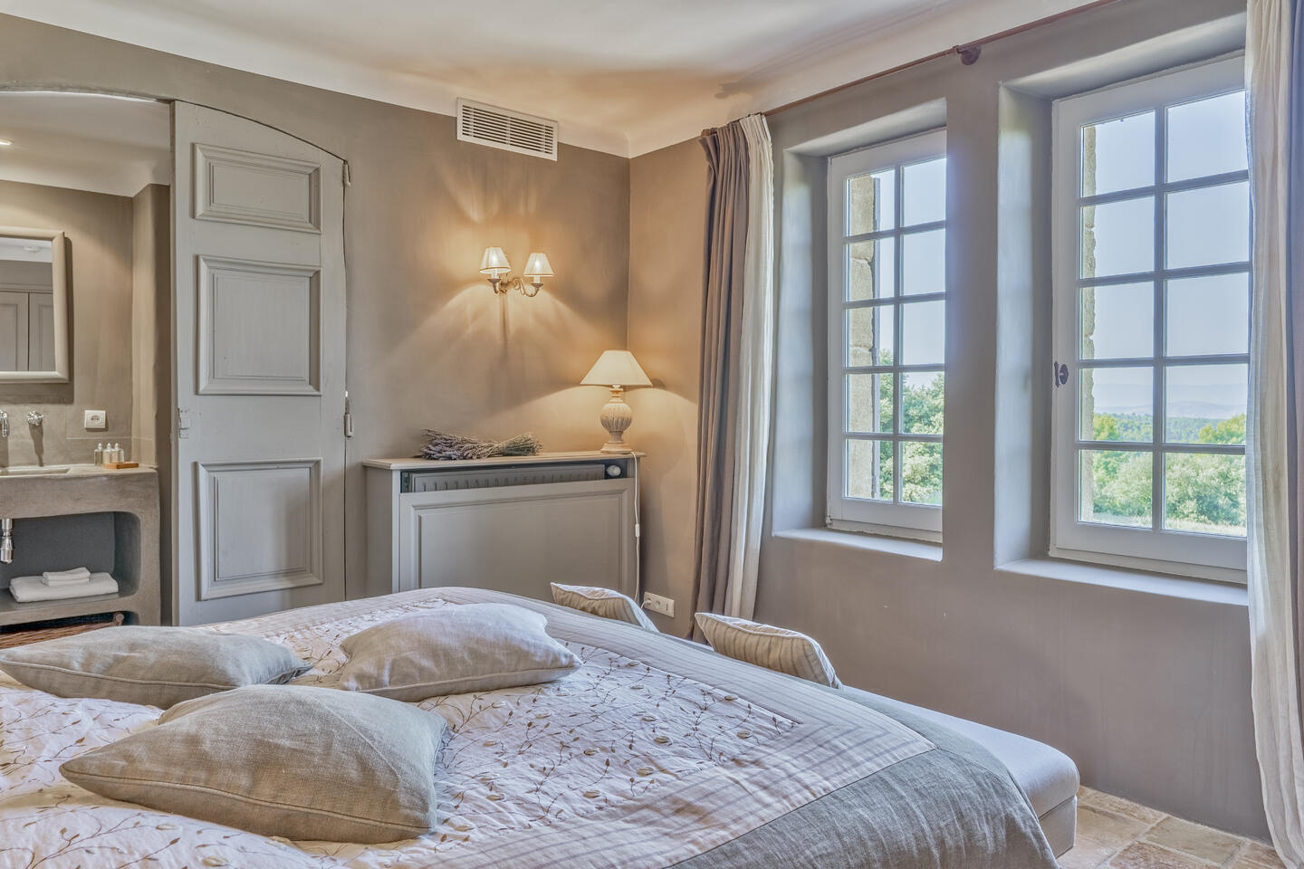 57 - Domaine de la Sainte Victoire: Villa: Bedroom