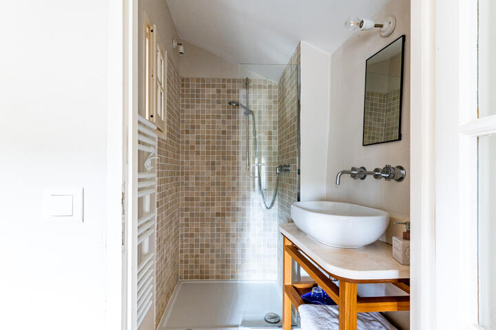 42 - Maison du Soleil: Villa: Bathroom