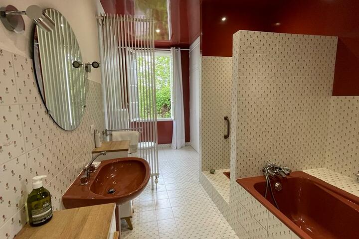 16 - Mas des Tilleuls: Villa: Bathroom