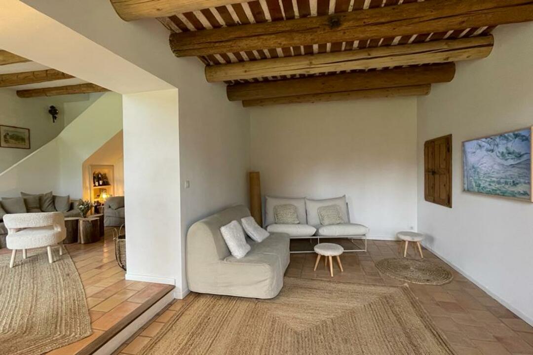 Kürzlich renoviertes Bauernhaus für zehn Gäste 6 - Mas des Tilleuls: Villa: Interior