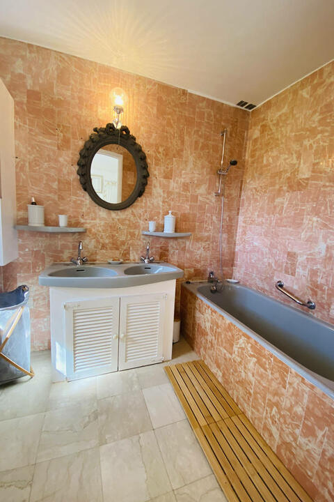 11 - Maison Arcadias: Villa: Bathroom