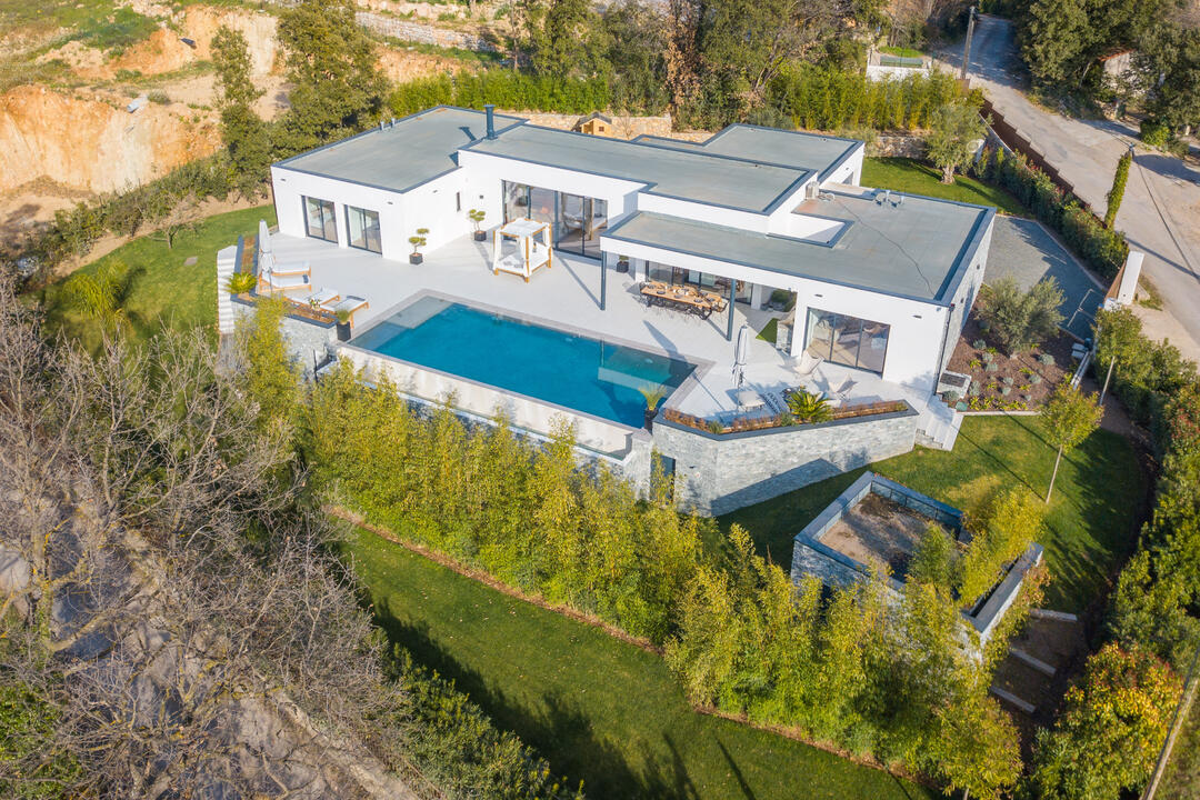 Moderne villa met verwarmd zwembad dicht bij Sainte-Maxime 6 - Villa d\'Architecte: Villa: Exterior