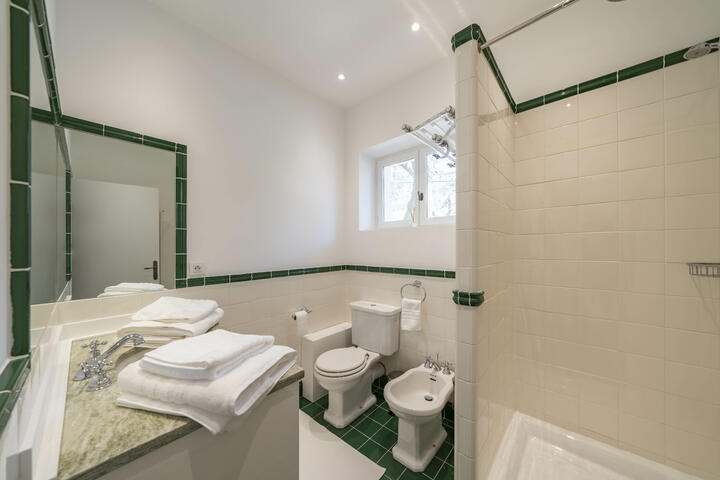57 - Villa Riviera: Villa: Bathroom