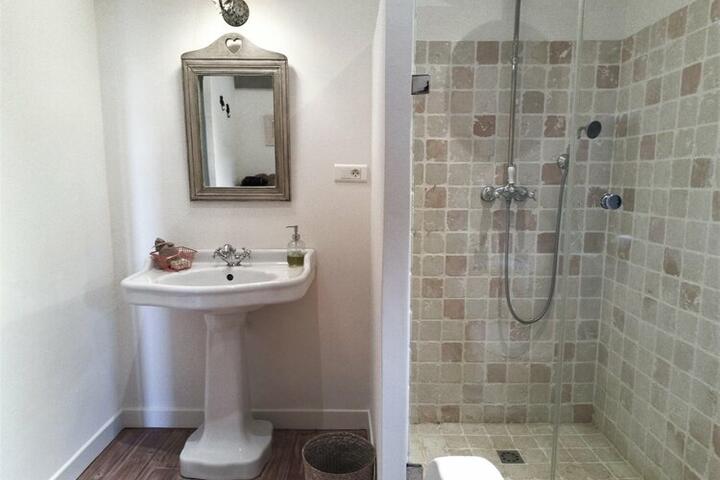 21 - Les Jardins des Alpilles: Villa: Bathroom