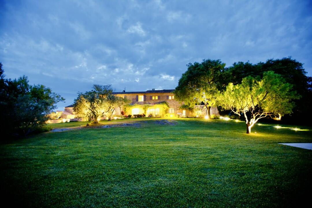Bauernhaus mit Pool in der Nähe von Les Baux-de-Provence 6 - Les Jardins des Alpilles: Villa: Exterior