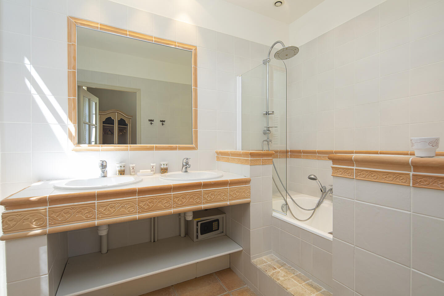 33 - Bastide Lacoste: Villa: Bathroom