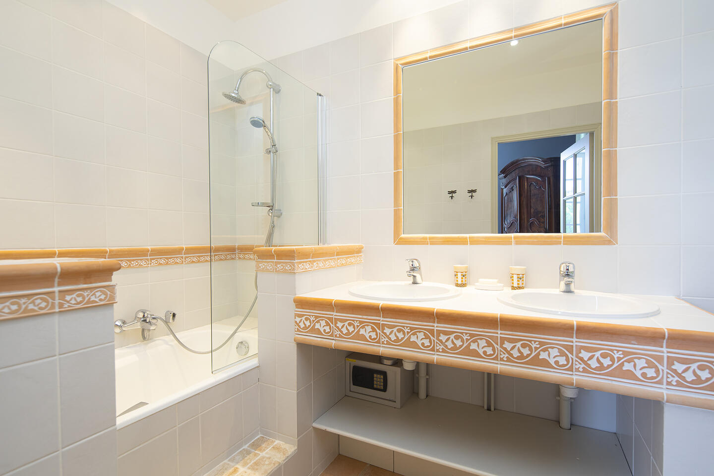 40 - Bastide Lacoste: Villa: Bathroom