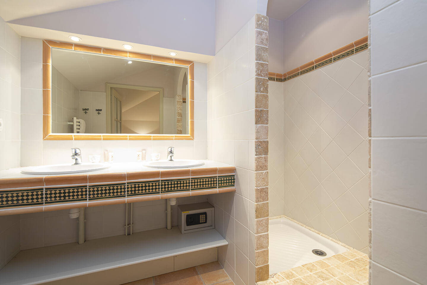 48 - Bastide Lacoste: Villa: Bathroom