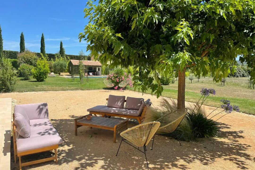 Modern Holiday Rental with Private Pool near Aix-en-Provence 4 - Mas des Cigales: Villa: Exterior