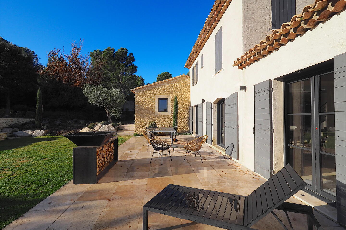 21 - Le Mas Provençal: Villa: Exterior