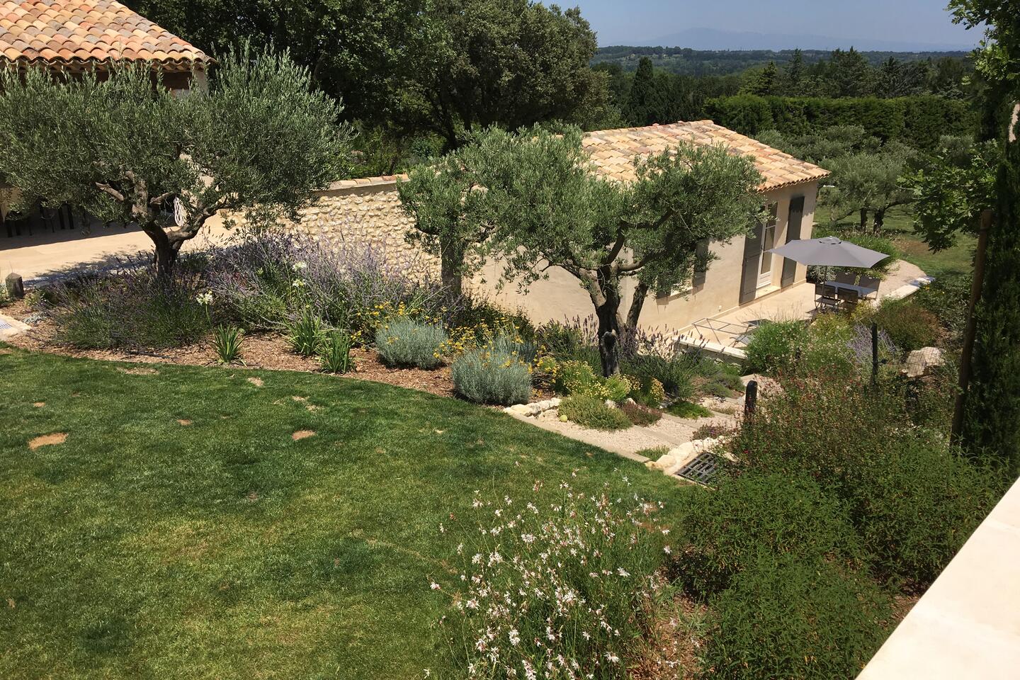 11 - Le Mas Provençal: Villa: Exterior