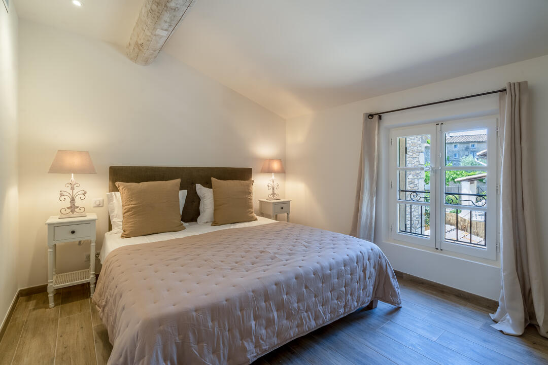 Renovierte Ferienwohnung mit privatem Pool in Eygalières 7 - Maison des Amandes: Villa: Bedroom
