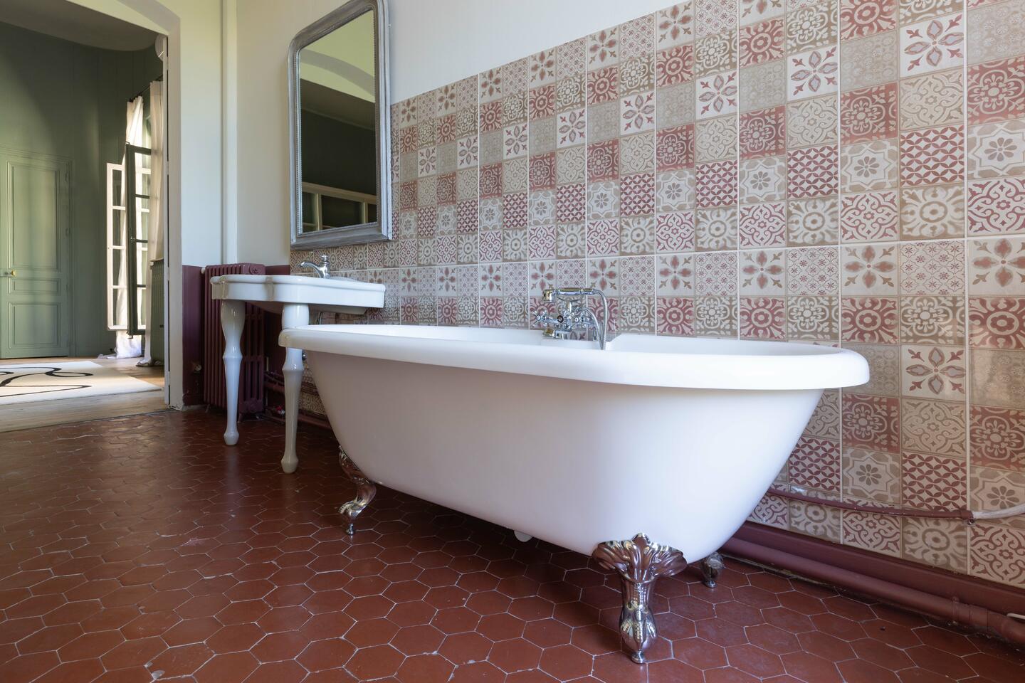 58 - Cloître Jean Roux: Villa: Bathroom