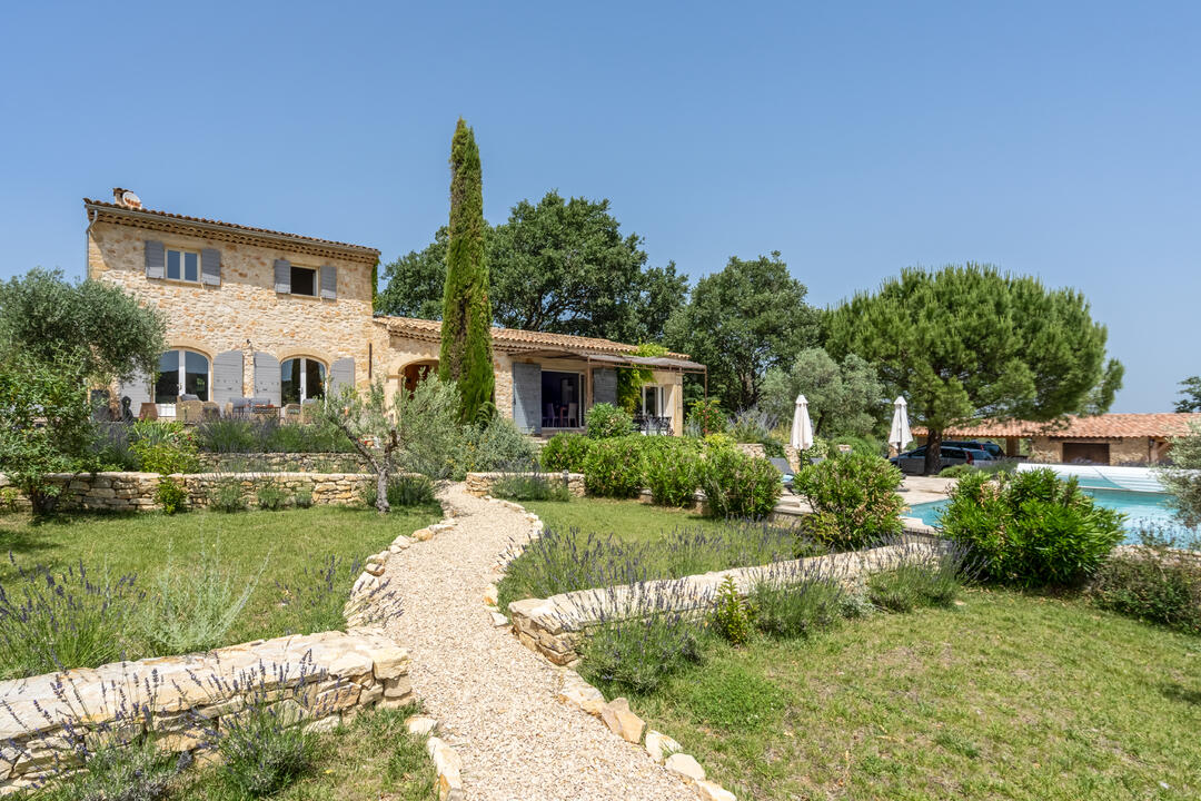 Beautiful Property with Heated Pool near Aix-en-Provence 5 - Mas de Beaulieu: Villa: Exterior