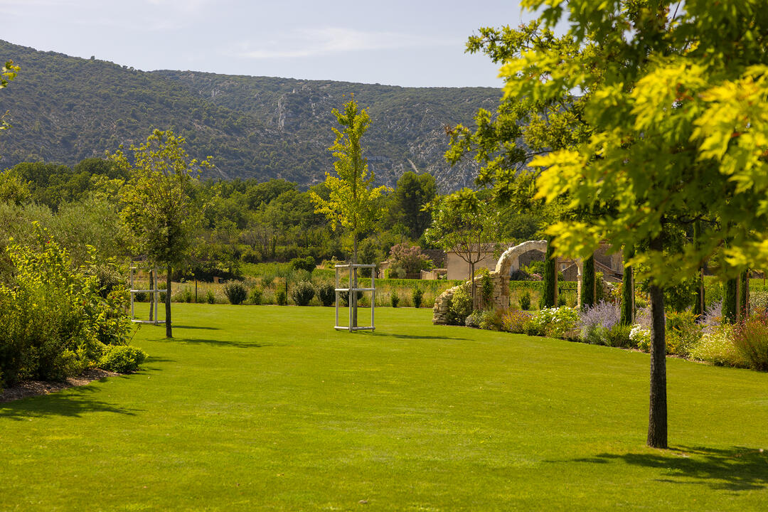 Außergewöhnliches Anwesen im Luberon mit Panoramablick und herausragender Einrichtung 2 - Grand Mas d\'Oppède: Villa: Exterior