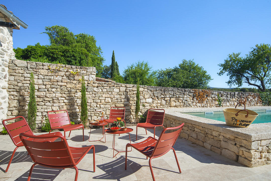 Historic Property with Heated Pool near the Mont Ventoux 5 - Mas des Remparts: Villa: Exterior