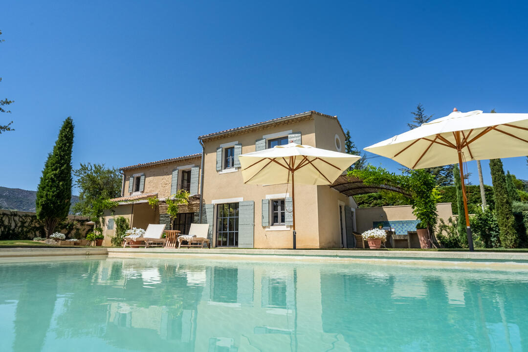 Luxe woning met verwarmd zwembad in de buurt van Oppède 6 - Mas des Vignobles: Villa: Pool