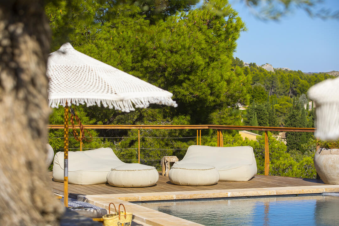 Villa met verwarmd overloopzwembad in Le Paradou 5 - Villa Paradis: Villa: Pool