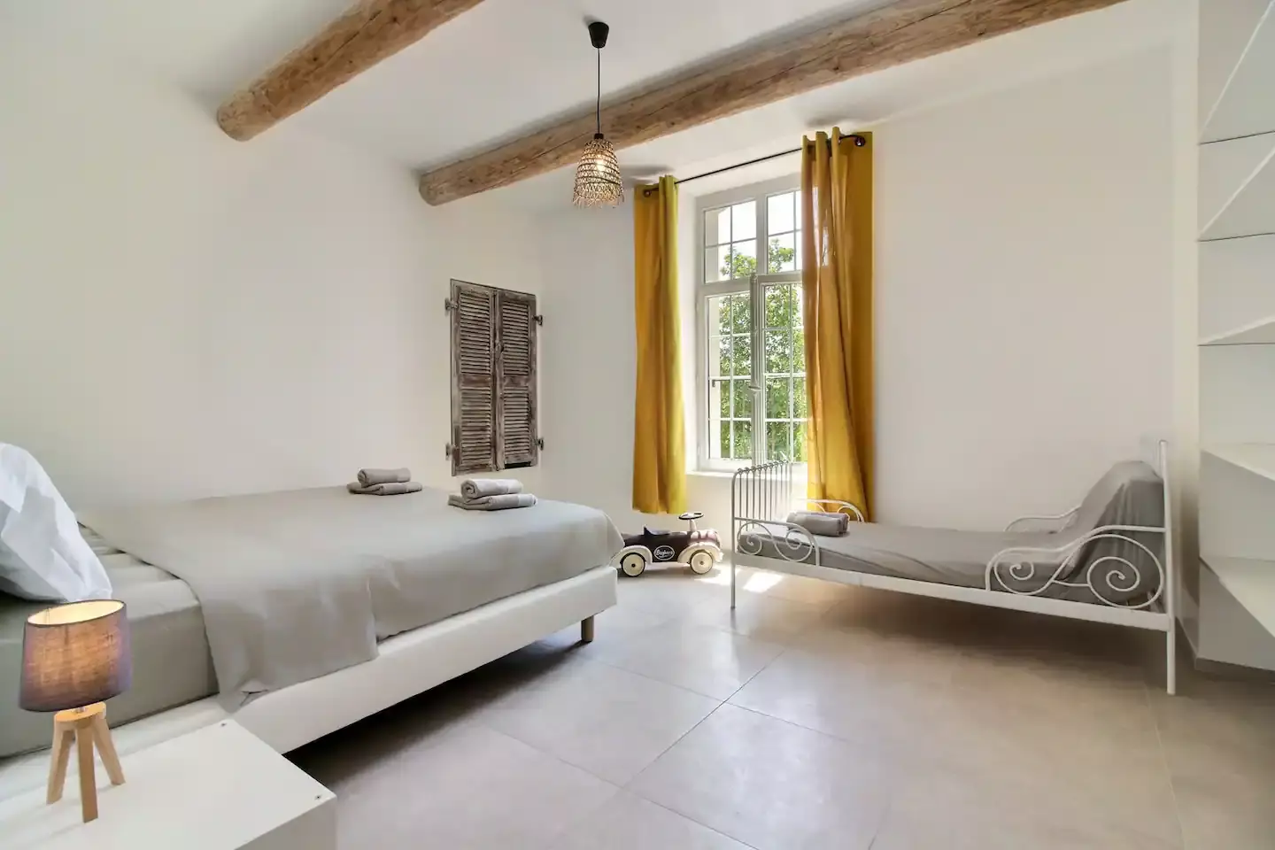19 - Maison de la Sorgue: Villa: Bedroom