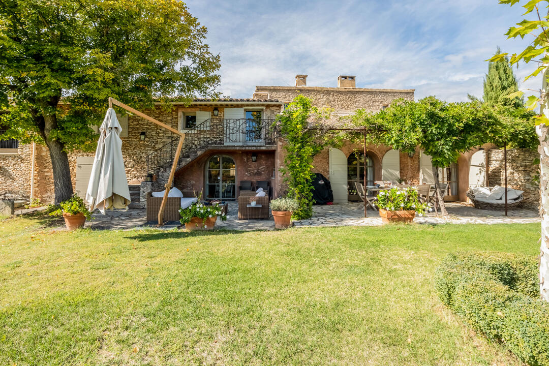 Ferienhaus mit beheiztem Pool in der Nähe von Roussillon 5 - Mas des Barbiers: Villa: Exterior