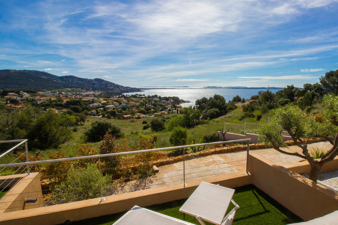 Modern Villa with Heated Infinity Pool in Carqueiranne 6 - Villa Carqueiranne: Villa: Exterior
