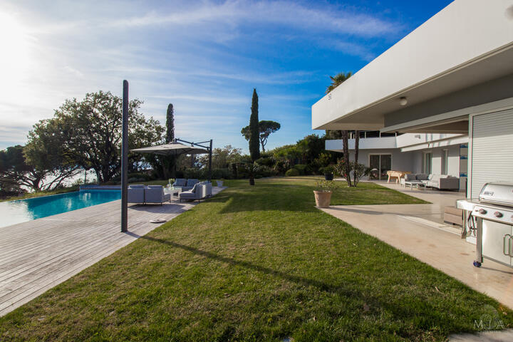 22 - Villa Toulon: Villa: Exterior