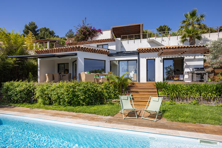 Refined villa with a private pool in Hyères, Côte d'Azur
