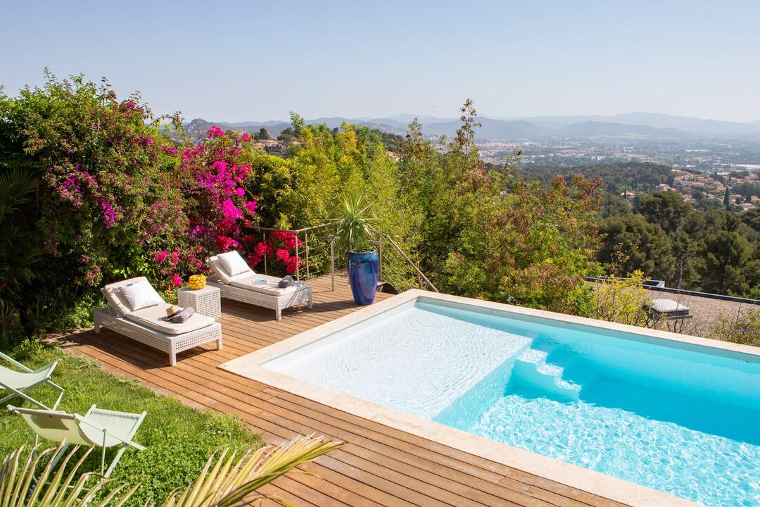 Elegante villa met privézwembad in Hyères 7 - La Villa Emerald: Villa: Pool
