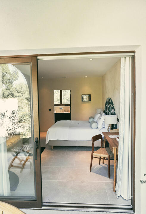21 - La Petite Maison du Pradet: Villa: Bedroom