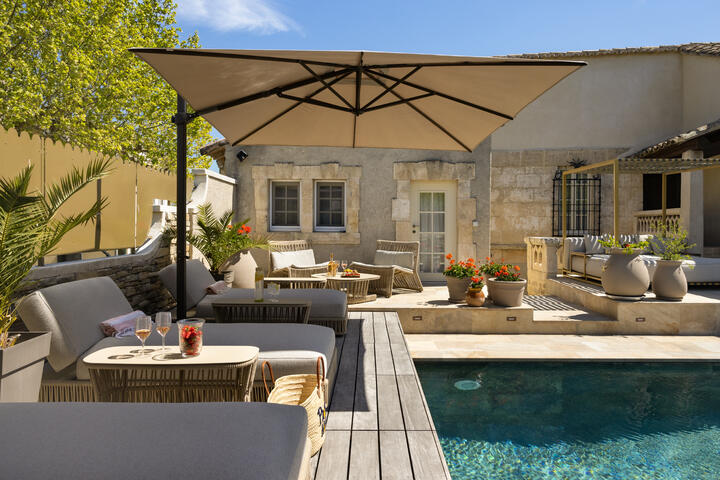 Luxuriöses Anwesen im Herzen von Paradou mit Concierge und beheiztem Pool