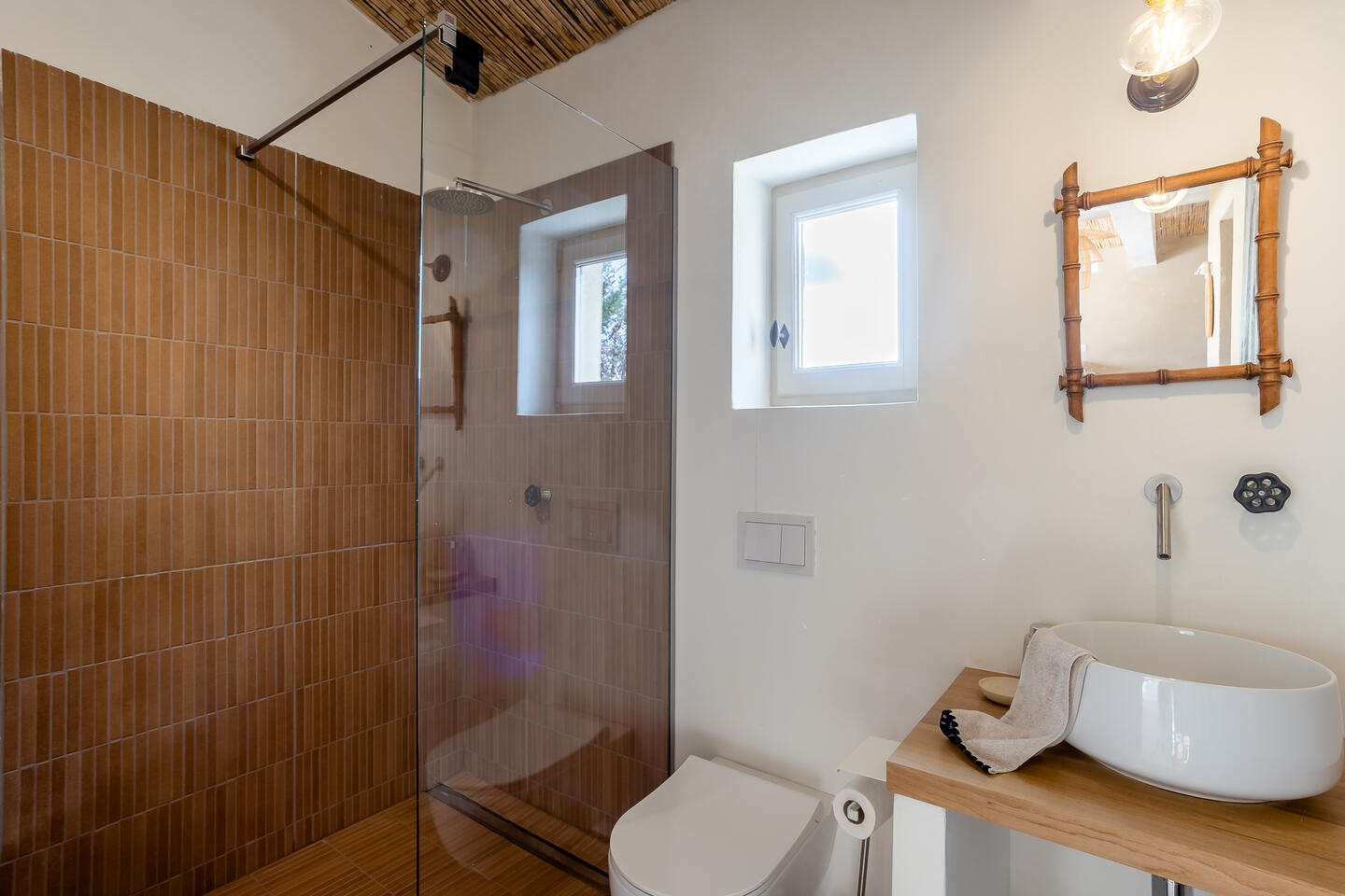 123 - Villa des Lys: Villa: Bathroom