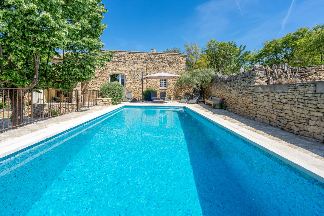 Sublime Provençal Mas in the Heart of the Luberon 4 - Mas des Aires: Villa: Pool
