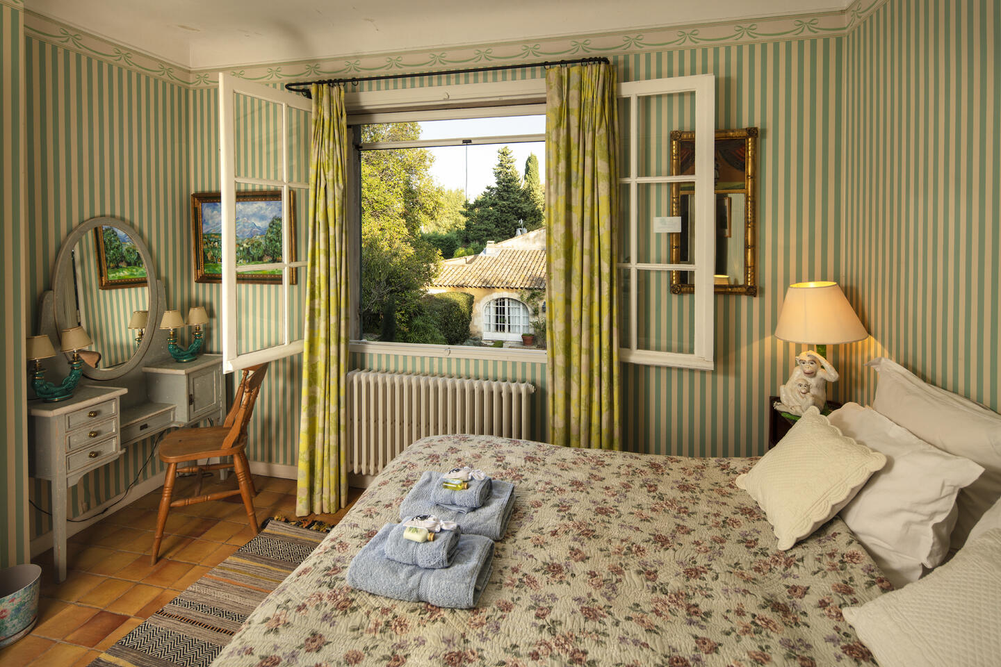 22 - Domaine de Mouriès: Villa: Bedroom