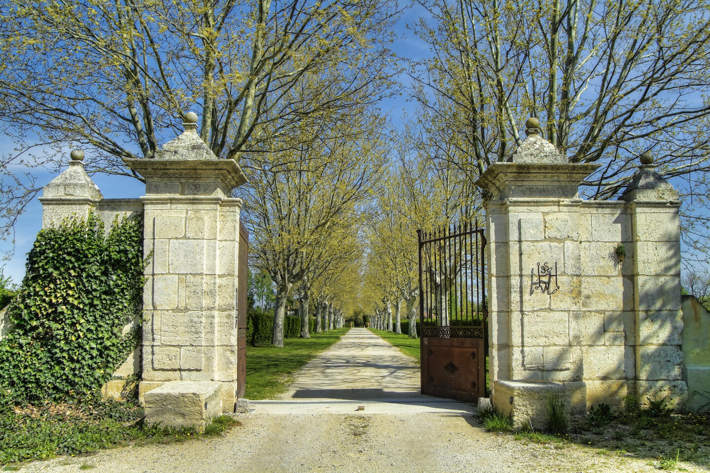 44 - Domaine de Mouriès: Villa: Exterior
