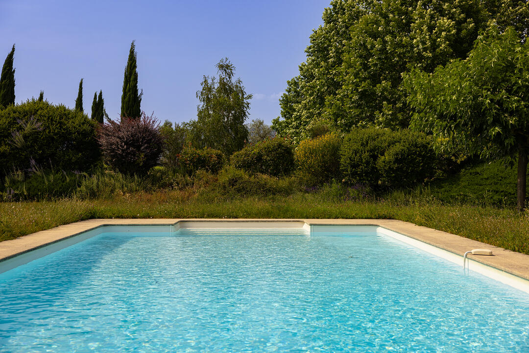 Traditional farmhouse in the countryside of Gordes, with stunning views on the village and vineyards 5 - Mas de Marguerite: Villa: Pool