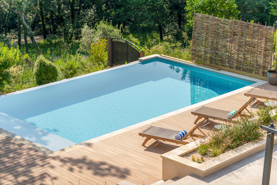 Hidden Retreat in the Midst of Nature in the Luberon 5 - Les Maisons de Saignon: Villa: Pool